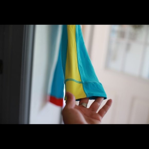 COPY - Bright fun 7/8 cropped lulu leggings - Picture 4 of 8